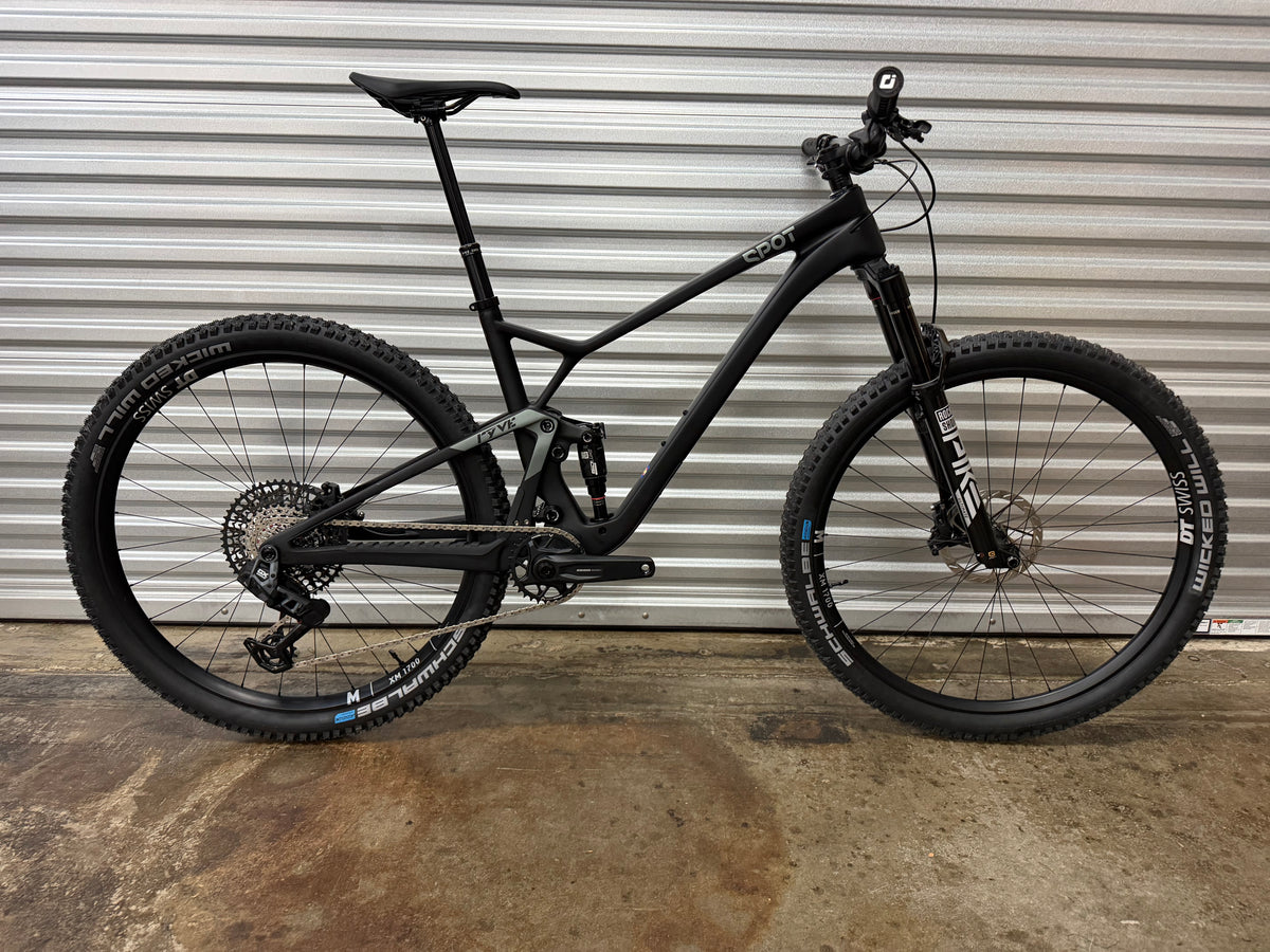 Showroom Ryve 5-Star T-Type w/ Fork Upgrade Large Matte Black