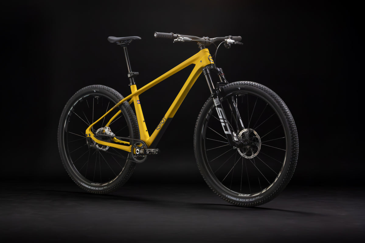 Rocker Carbon Gen 3 in Aspen Blaze, three-quarter front view