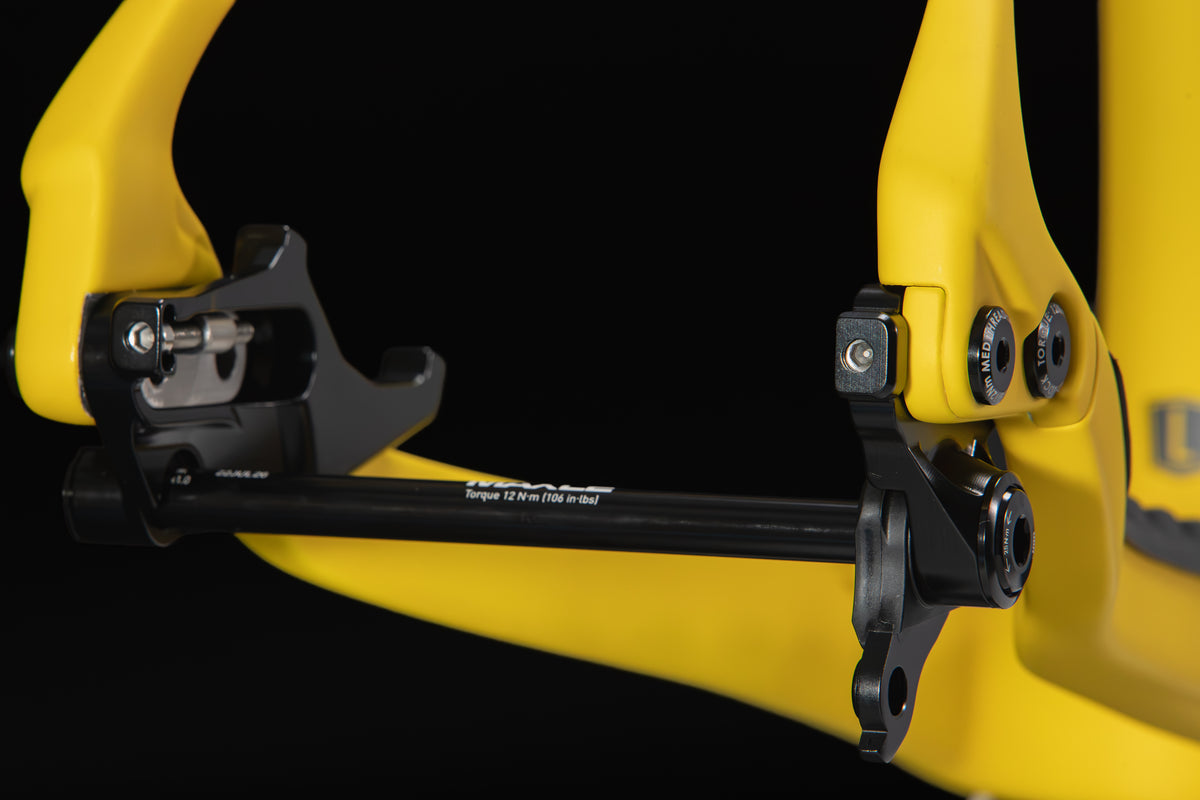 Rocker Carbon Gen 3 in Aspen Glow — Geared rear dropout with the UDH derailleur hanger