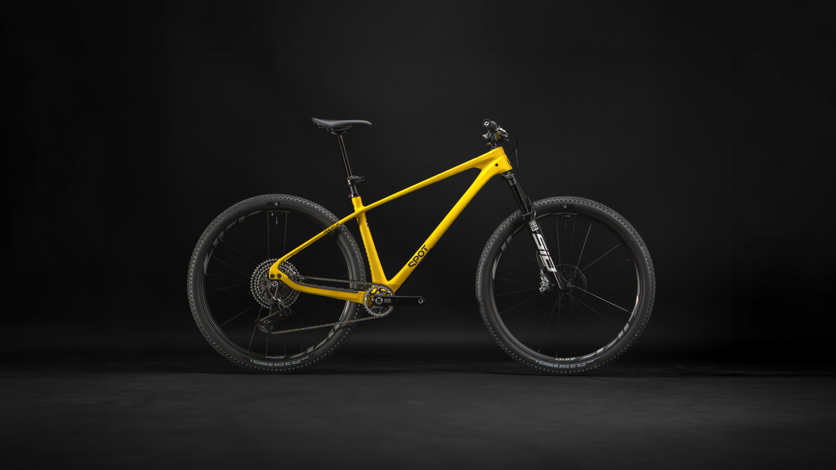 Rocker Carbon Gen 3 in Aspen Glow — Rocker Gen 3 geared carbon hardtail in Aspen Glow, side profile